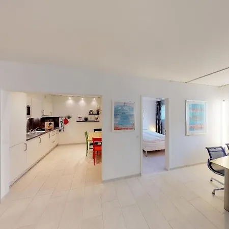 Unique Serviced Living At Waterfront 9001 Basel