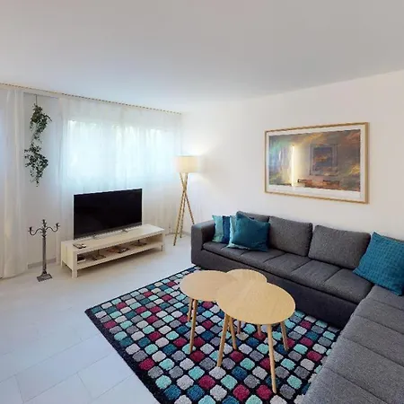 Unique Serviced Living At Waterfront 9001